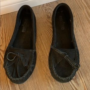 Minnetonka Black Moccasins